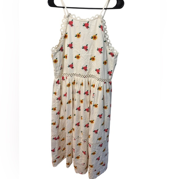 Farm Rio White Linen Blend Mixed Cross Stitch Flowers Midi Dress M - Picture 3 of 7